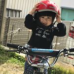 鼻水垂れ女子、にぃにのいない間に自転車独占中。ルイボスティーの懸賞が当たってたので投稿！今回3人目の妊娠にして初めてカフェインを気にして色々飲んでルイボスティーにハマった！臨月に写真撮った&hellip;のInstagram画像