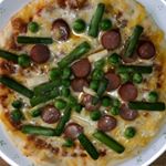 今日のおうちランチはアクリブランドの春の新商品「うす焼きピッツァ チョリソー&スパイシートマトソース」と「うす焼きピッツァ トマトとモッツァレラチーズ」をアレンジしていただきました！あとひくピリ辛&hellip;のInstagram画像