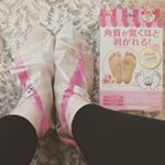 台湾旅行が控えていることだし、足の角質ケアしました✌️角質がごっそりはげてる衝撃的なパッケージですが、こんな風になるわけないだろぉ〜〜と思っていたら&hellip;本当に剥がれた！笑  使用して5日〜1週間で角質が&hellip;のInstagram画像