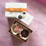 ..大好きなチョコレート💕..ちっちゃくて可愛い🌹🌹🌹ちょっとしたお返しにもいーかも✨👍💕😁..一口でなくなるーっ🙈💕💕💕...#メサージュ&hellip;のInstagram画像