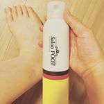 ..サロンフット　薬用デオドラントフットスプレー出かける前、靴下を履く前に素足にシュッてしてます。今まで足のムレや靴を脱いだ時の汗や臭いが気になってたけど「サロンフット　薬用デ&hellip;のInstagram画像