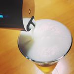 自宅できめ細かいクリーミーな泡のビールが楽しめます🍺#瓶専用ビールフォーマー #国内のほぼ全ての瓶ビールに対応 #超音波によるきめ細かい泡 #ビールサーバー #高級感のあるステンレスボディ #電池&hellip;のInstagram画像