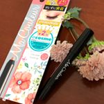 コーラルピンク使用。するっする描けて上品な微粒子ラメがとってもキレイなクレヨンアイシャドウ❤️ 二重にも溜まらず、一日中塗りたてみたいな、ツヤツヤにうるおったまぶたになれるのでお気に入りです😍&hellip;のInstagram画像