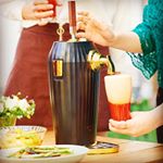 カクテルビールサーバー✨我が家に届きました❤️夏に大活躍👍楽しみ～(⁎˃ᴗ˂⁎)💕💕■特長・お好みの缶ビールやジュースなどを2本入れ、レバーを倒せばビアカクテルをグラスに直接注げる&hellip;のInstagram画像