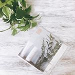 ..妊娠してから以前使ってたシャンプーの香りが駄目で( ˟ ⌑ ˟ ).このドットエヌのシャンプーは香りがとってもよくて洗い流した後もふんわりしたほのかな香りが髪の毛に&hellip;のInstagram画像