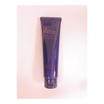 これを使い始めてから肌の調子がとても良い！肌が柔らかくなって、毛穴の角栓も気にならなくなりました。敏感肌なのでスクラブ系は苦手だったんですが、このクレンジングはこんにゃくスクラブだから優しくス&hellip;のInstagram画像