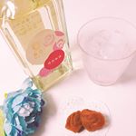 .5年ぶりにお酒♡.五代庵さまからいただいた薔薇梅酒🌹.ほのかに香る薔薇の香りと梅の甘い香り♡.ボトルもめっちゃかわいい♡.束の間のリラックスタイム♡&hellip;のInstagram画像