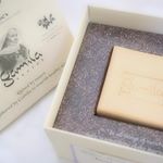 念願の💗ガミラシークレットの石鹸をGET🙏✨天然由来とかオーガニックコスメ好きは絶対食いつくヤツ🙆&zwj;♀️.美容クリームのようなイスラエル北部発のスキンケアソープで、洗うほどに「肌を整え&hellip;のInstagram画像