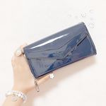 マルチウォレットケースいただきました ( ᷇࿀ ᷆ )♡使いやすいファスナー式の財布👝後ろはスマホ入れれるしそのまま使えるからすごい便利 📱◎チェーンつけたらショルダーバックみたいになる🕊&hellip;のInstagram画像