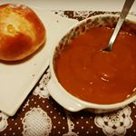 コーンパンにカレーをつけて食べてみました！　少しピリ辛だったけど、口にいれた瞬間に五島の鯛のいい風味が口に広がって美味しかったです。#なんにでもあうカレー #monipla #長崎五島ごとファンサ&hellip;のInstagram画像