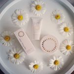 @dearmayuko さまの#クリームファンデーション をお試しさせていただきました🌻.三次元構造のシリコーンゲルが肌の動きに合わせてきれいに密着してくれるそうで、使い心地も伸びが良くつるん&hellip;のInstagram画像