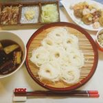 #今日の晩ごはん◆#なす入りつけ汁そうめんごま油で焼いたなすを#ホシサン極みだし でだしをとり、酒、みりん、砂糖、醤油のつけ汁に入れました。そうめんは冷たくつけ汁は温かいです。だしの旨味がしっ&hellip;のInstagram画像
