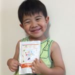 モニプラからお届けモノ。こちらは子供用の成長サポートのグミ。子供ってグミ好きですよね〜。しかも好きなぶどう味！一粒はそんなに大きくないので食べやすいみたい。１日に食べていい数は4〜&hellip;のInstagram画像