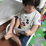 美味しくない中耳炎の薬を頑張ったご褒美に､毎日食べてるグミ(&acute;&forall;`)今まで肝油ドロップで補ってたビタミンDも不足しがちなカルシウムもこれ1本！偏食の息子にはありがたいです。背がちっちゃめな&hellip;のInstagram画像