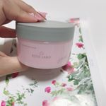 W洗顔不要のクレンジングバーム( ^&omega;^ )固形バームが体温でとろけ、お肌にしっかりとフィット。落としにくい油性マスカラのポイントメイクまで！洗いあがりは、思わずお肌を触ってしまうような、もち&hellip;のInstagram画像