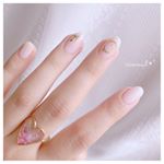 **超時短ミルキーネイル💅*❁使用したもの❁@_squseme_ :#グロッシーミルクコート@dearlaura_dl :#EBネイルスティッカー**このミルクコー&hellip;のInstagram画像