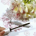 親友の結婚式のために久々のまつエク付けて、顔が派手めな私です(๑❛ᴗ❛๑)笑まつエク専用のマスカラがあるのをご存知ですか？✨私も知らなかったのですが、ビトリートから発売されているんです♡．&hellip;のInstagram画像