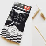まつ毛美容クリーム12種類の美容成分を配合でまつ毛にハリやコシを与えます。付けやすいチップで、まつ毛に液がギューッと絡み、乾燥してダメージを受けたまつ毛をしっかりとケアします。まつ毛の付け&hellip;のInstagram画像