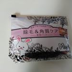 モニターに応募したところ当選しました✨角質とムダ毛が同時にケアできる魔法の美容美肌パットとのこと1シートで5〜7回使用できると書かれています😀大きい方が腕や足用小さい方が顔&hellip;のInstagram画像