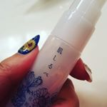 肌しるべ化粧水　きた〰🎵 化粧水って、コットンに含めて肌に馴染むようにつけていく&hellip;ってのが基本ですよね〰分かってはいるのですが、私はこちらのスプレータイプがとても手軽で直接顔にバシャバシャって&hellip;のInstagram画像