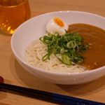 モニプラのキャンペーンで「五島の鯛で出汁をとったなんにでもあうカレー」が届きました。五島といえば、ということで「五島うどん」を湯がいてその上にドバッとのせて、カレーうどんにしていただきました。&hellip;のInstagram画像