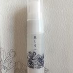 肌しるべ。スプレー式で衛生的。つけたときは馴染むのか浸透してるのかって感じやけど時間たつと気持ちもっちり肌♡続けてみよう。#肌しるべ #ファインエイド #hadashirube #ミス&hellip;のInstagram画像