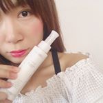 ..#ボディクリーム 💆&zwj;♀️✨.デコルテやバスト用のボディクリーム🍑お風呂上がりに塗ってます(*&acute;-`)💕.夏はオフショル着たいのでデコルテはゴリゴリマッサージしてま&hellip;のInstagram画像