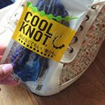 結ばない靴紐、クールノットをお試しさせていただきました♡報告遅くなってしまった&hellip;！ ポコポコがあるから結ばなくても緩まないの。ポコポコしてたら通しにくいのでは&hellip;？と思ってたけど引っ張ったら割と&hellip;のInstagram画像