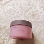 モニター当選初めてしました！♡パッケージからして可愛い♡バラの香りのするクレンジングです🌹肌の上に乗せるとスッと溶けてとてもよくお化粧が落ちます♡#ROSELABO #スキンケア &hellip;のInstagram画像