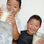 ○o。.青汁～.。o○+牛乳+蜂蜜割り✨高橋ミカの美力青汁！抹茶ミルクみたいな感じで二人共美味しく飲んでた✨無添加で葉酸も乳酸菌たっぷり！妊婦さんもOK！...&hellip;のInstagram画像