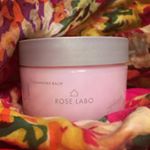 洗顔不要なクレンジングROSE LABO『ナチュラルオフバームR』ほんとW洗顔必要ないくらいメイク落ちが良くて肌に優しく溶けて広がる感じも良い！#ROSELABO #スキンケア #食べられ&hellip;のInstagram画像