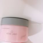 💎.#ローズクレンジングバーム 継続しています😍.肌に乗せた瞬間とろけるので、メイクの浮きも早く、スルスル〜とすぐにオフ出来るのが忙しい日でも手軽でお気に入りです💕.洗顔後の後&hellip;のInstagram画像