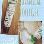 ボタニカルフットジェルがすごくいい！！ 足が最近疲れてダルいんだけど使うと次の日には緩和してる(*^^*) 看病だらけで参っていた夏休みこれでだいぶ癒やされました〜(T_T)♡ローズマ&hellip;のInstagram画像