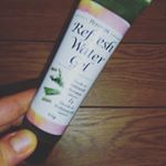 ボタニカルフットジェルをお試しさせて頂きました！ハンドクリームくらいのコンパクトなサイズで持ち歩きしやすいです(*^-^*)立ち仕事なので、むくみケアは大事！リンパが集中するひざ裏、足首に&hellip;のInstagram画像