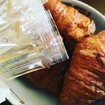 ●大地のアカシヤ　スティック●本日は、美味しい美味しいハチミツ紹介🍯私は、クロワッサンに付けて食べさせて頂いております！使い切りスティックタイプで、とても便利なんで&hellip;のInstagram画像