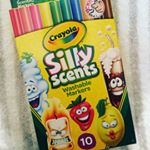 ✩シリーセンツ 水でおとせるスリムマーカー10色✔サラッと書ける✔にじまない、染みない✔匂いつきだけど、キツくない✔水で落とせるので子供にオススメ✨✔発色も綺麗実際に書いて&hellip;のInstagram画像