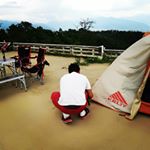 先週末はお友だち家族と#キャンプ へ！我が家は#テント を持っていないので現地で借りました。お友だち家族の#キャンプ装備品 にビックリ！我が家が楽しめるよう、#BBQコンロ は#ガス と#&hellip;のInstagram画像