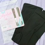 地味に買い足ししてる着圧レギンス。靴下タイプも好きだけど、太もも〜お尻まで引き上げたいからついついタイツに目がいくようになりました👯&zwj;♀️💕.色々試した中でレギスラット（着圧レギンス）は凹&hellip;のInstagram画像