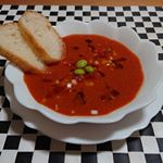 .#ガスパチョ今日は特に暑かったと思えば、なんと私の住む地方では今年最高の39℃超え❗道理でダルイわけだわ💦こんな日は食欲も落ちぎみで料理をする気にもならない😣...という&hellip;のInstagram画像