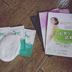 制汗剤AHCお試しさせていただきました💗緑と白の小さい袋の中に液体が入っていてコットンに染み込ませて汗の気になる所にポンポンと馴染ませて使います✨透明な液でした！私は脇に使用しましたが&hellip;のInstagram画像