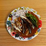 朝カレー☀️夏カレー🍛牛乳入れたら中辛もマイルド辛いになった♪今度はお出汁で割ってカレーうどんにしてみたい！！ #コスモ食品 #直火焼カレールー #cosmo #夏カレー #カレー #&hellip;のInstagram画像