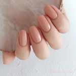 2018.8.31先日ネイルコンペの練習モデルをさせていただきました✌️💗人の爪を塗ることはあっても人に爪を塗ってもらうのは初めて！✨見てください！この際の美しさ😍塗り方とか刷毛の使い&hellip;のInstagram画像