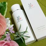 モニプラファンブログ様経由にてM&Sakuraco　ホワイトブロッサムモイストローションをお試しさせて頂きました！こちらは透明感のある肌へ導いてくれる化粧水です(*^^) ざく&hellip;のInstagram画像