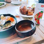 ・おつそのみんっ❤️・・いつかの朝食☺️💕そしてお供は最近毎日飲んでる@delmonte365_kikkoman のハコサラダ🥗❣️❣️・・・これ、見た目も&hellip;のInstagram画像