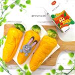 ハコサラダ と言う野菜ジュースを頂きました✨オシャレなパッケージ❤️しっかり野菜が入ってるのに、意外と飲みやすい。＊これをアレンジして、野菜ジュースを練りこんだにんじんパンを作りました🥕😊&hellip;のInstagram画像