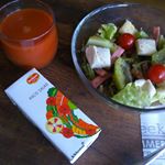 ☆デルモンテHACO SALADハコサラダ1 本(200ml)に350g分の野菜を使用した野菜・果実ミックス飲料🍅最近毎朝飲んでます☺今年は猛暑と災害により野菜の値&hellip;のInstagram画像