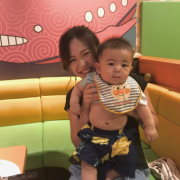 「抱っこが大好きな息子と」【初めての方も歓迎】ドクターレーベルベビーキャリア 撮影親子モデル【2名】募集の投稿画像