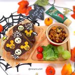 今日のお昼はハロウィントーストのワンプレートでした🎃🍞2種類のチーズでミッキーカボチャとジャックを作りました✨型抜いて乗っけてトーストしただけの簡単デコ。これちょっと怖いねー！👻って言われちゃいました&hellip;のInstagram画像