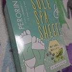 ぶどう狩りで疲れた足に使うんだ🎶と、うきうきしながら袋を開けたら、香りが強烈&hellip;！足裏に貼ったところ、部屋の匂いが一瞬にしてユーカリミントで染まりました。鼻にツンとくる香りで、好きな方は好きだと&hellip;のInstagram画像