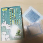 ..ペロリン 足裏樹液シートお試しさせて頂きました！✨..足裏に貼って寝るだけでむくみが取れて足がスッキリするシート👣.テープを剥がした時は白の部分が朝起きて外&hellip;のInstagram画像